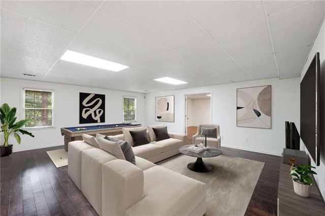 5135 Falcon Chase Lane NE, Sandy Springs, GA 30342