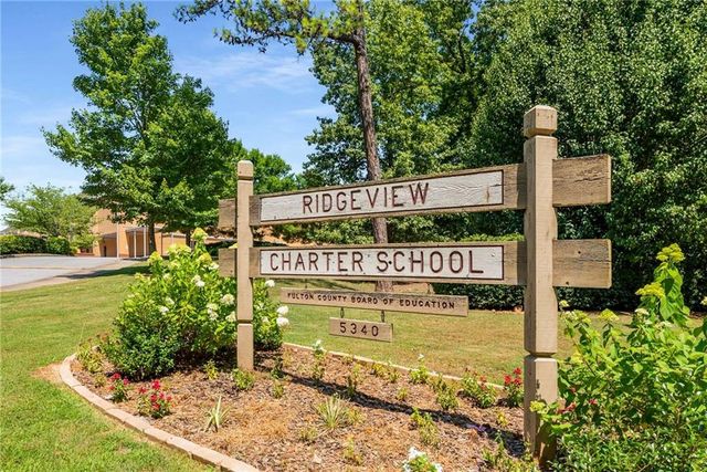 5135 Falcon Chase Lane NE, Sandy Springs, GA 30342