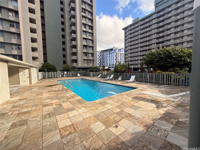 2651 Kuilei Street B84, Honolulu, HI 96826