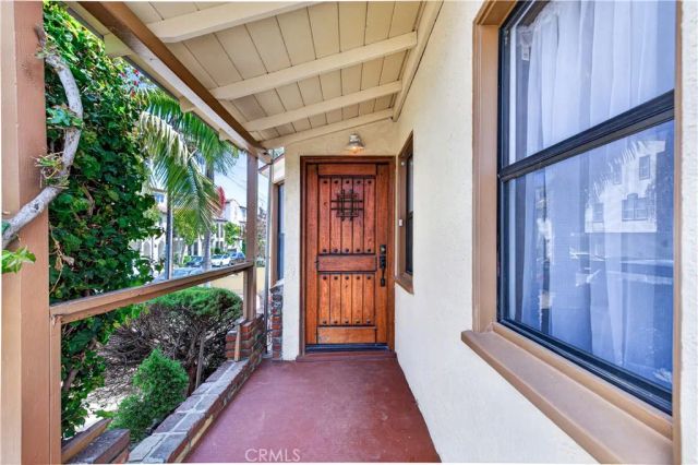 1899 Gladys Avenue, Signal Hill, CA 90755