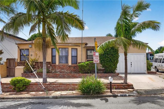 1899 Gladys Avenue, Signal Hill, CA 90755