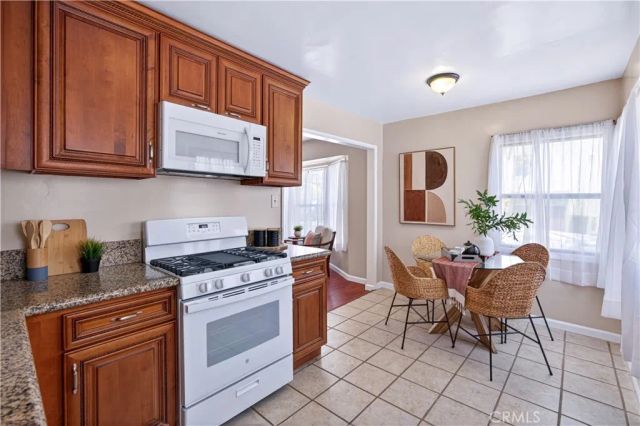1899 Gladys Avenue, Signal Hill, CA 90755