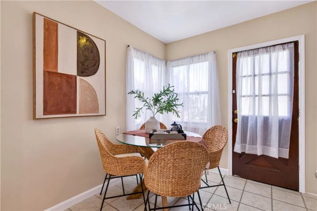 1899 Gladys Avenue, Signal Hill, CA 90755