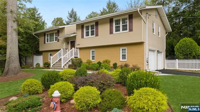 2 Benson Avenue, Westwood, NJ 07675