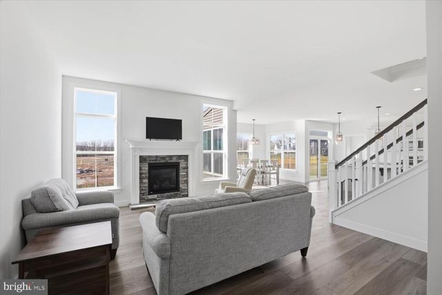 525 BREEZEWOOD LN, Annville, PA 17003