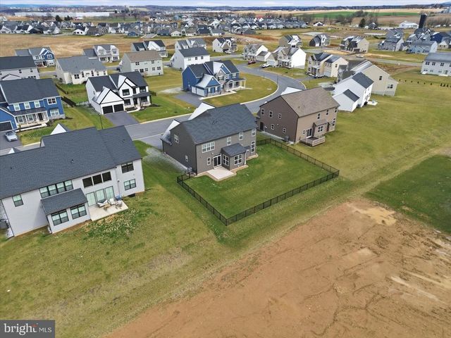 525 BREEZEWOOD LN, Annville, PA 17003