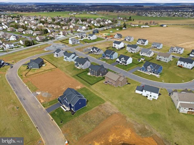 525 BREEZEWOOD LN, Annville, PA 17003