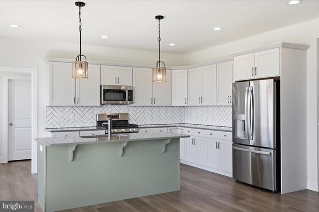 525 BREEZEWOOD LN, Annville, PA 17003