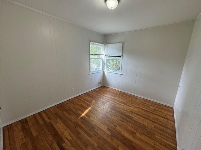 3 Rhodes Lane, Hicksville, NY 11801