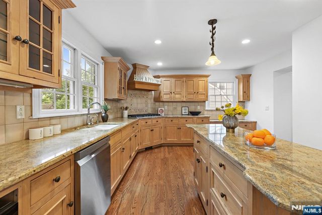 830 Summit Avenue, River Edge, NJ 07661