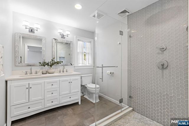 830 Summit Avenue, River Edge, NJ 07661