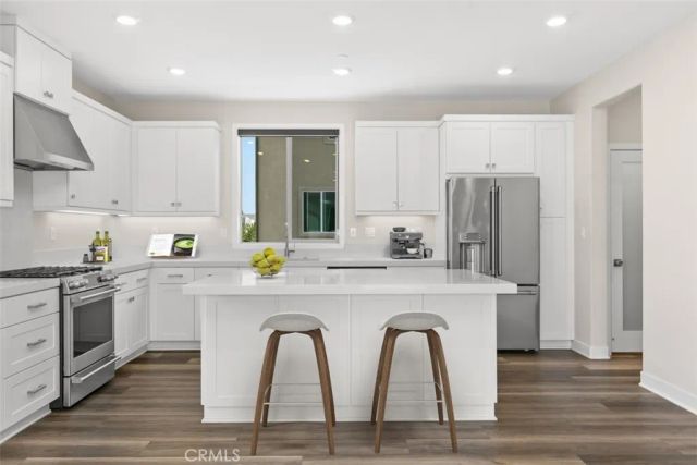 264 Merit, Irvine, CA 92618