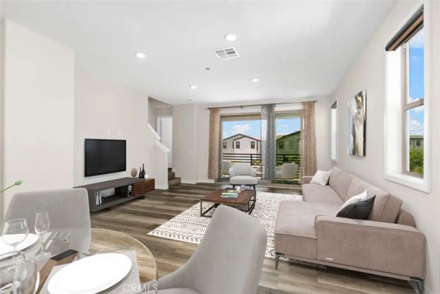 264 Merit, Irvine, CA 92618