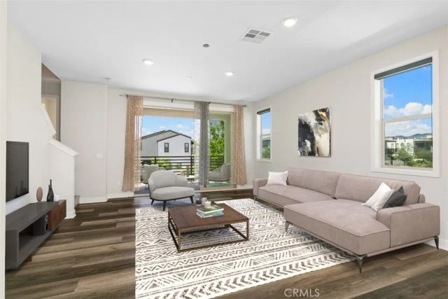 264 Merit, Irvine, CA 92618