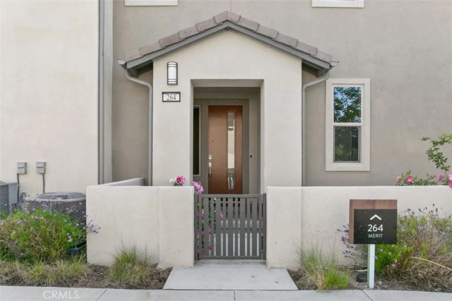 264 Merit, Irvine, CA 92618