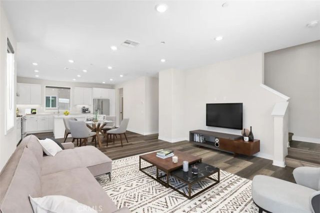 264 Merit, Irvine, CA 92618