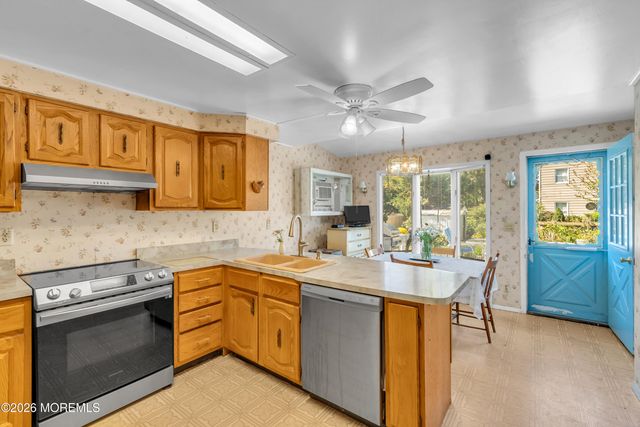 61 Broadway Road, Freehold, NJ 07728