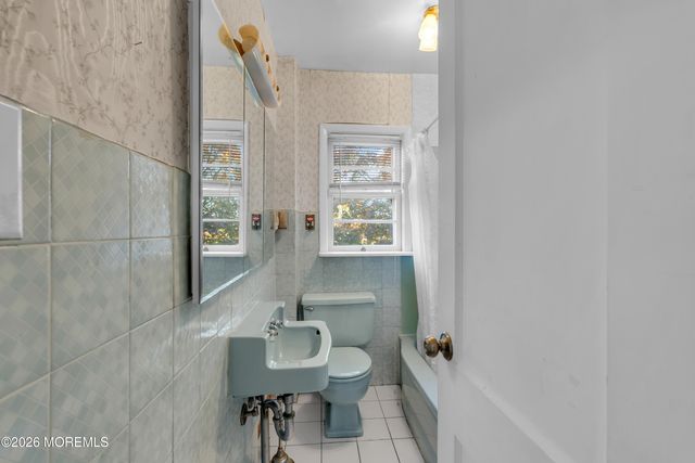 61 Broadway Road, Freehold, NJ 07728