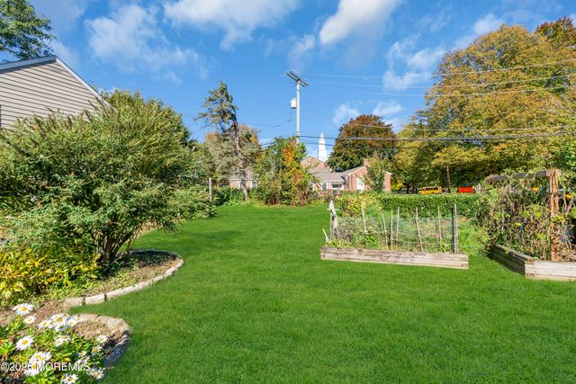 61 Broadway Road, Freehold, NJ 07728
