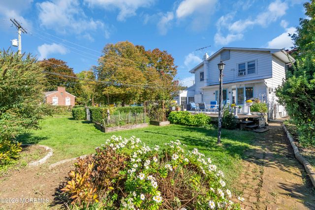 61 Broadway Road, Freehold, NJ 07728