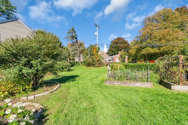 61 Broadway Road, Freehold, NJ 07728