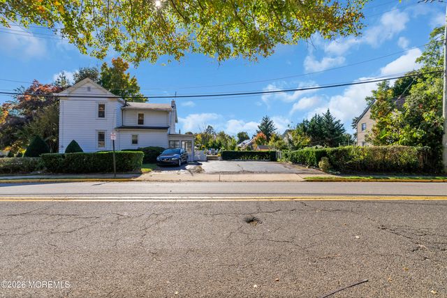 61 Broadway Road, Freehold, NJ 07728