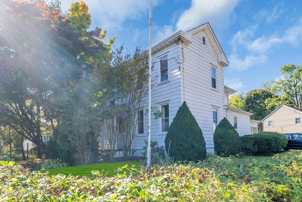 61 Broadway Road, Freehold, NJ 07728