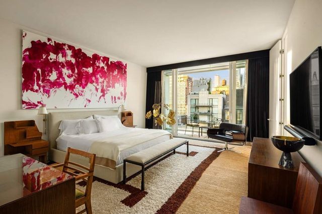 524 W 19th St Ph, New York City, NY 10011