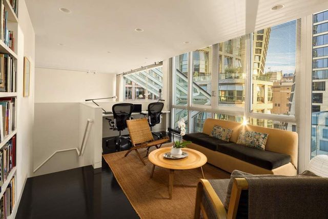 524 W 19th St Ph, New York City, NY 10011