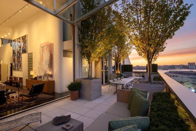 524 W 19th St Ph, New York City, NY 10011