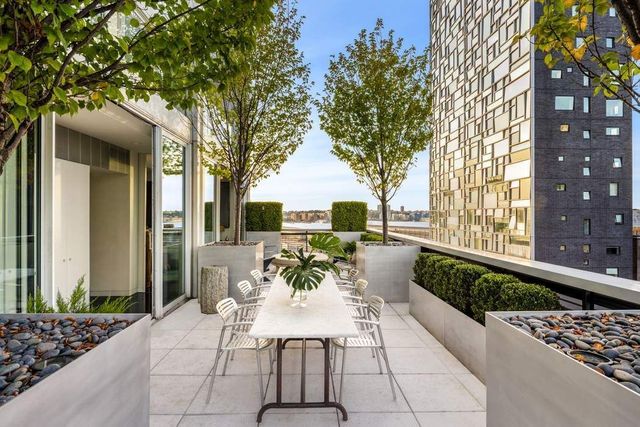 524 W 19th St Ph, New York City, NY 10011