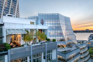 524 W 19th St Ph, New York City, NY 10011