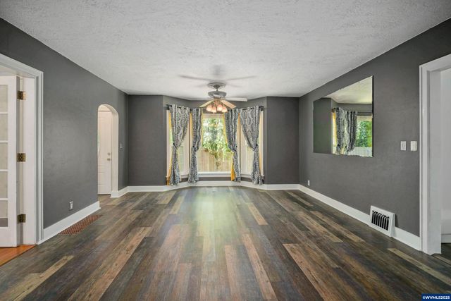 1859 State St, Salem, OR 97301