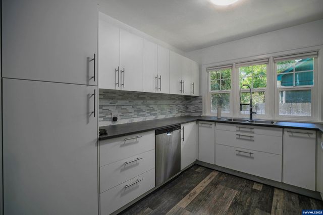 1859 State St, Salem, OR 97301