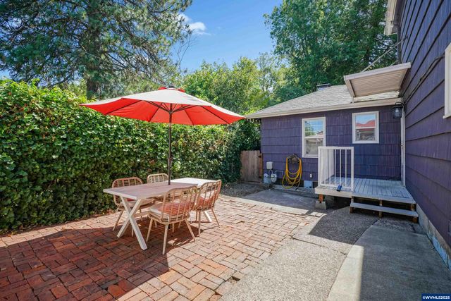 1859 State St, Salem, OR 97301