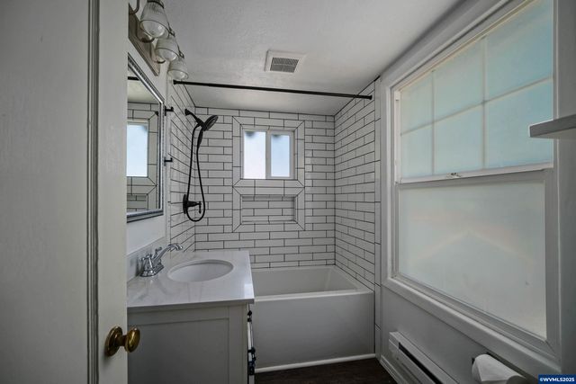 1859 State St, Salem, OR 97301