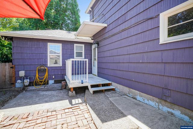 1859 State St, Salem, OR 97301
