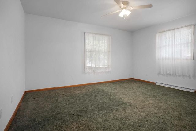 229 Bittersweet DRIVE, West Bend, WI 53095