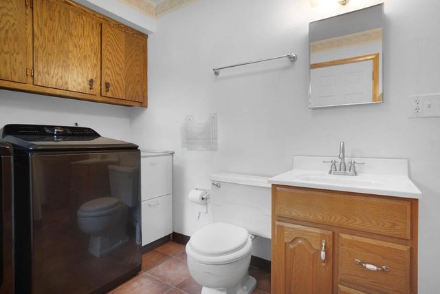 229 Bittersweet DRIVE, West Bend, WI 53095