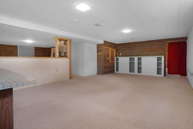 229 Bittersweet DRIVE, West Bend, WI 53095