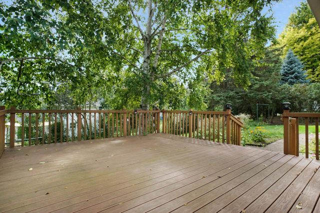 229 Bittersweet DRIVE, West Bend, WI 53095