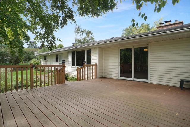 229 Bittersweet DRIVE, West Bend, WI 53095