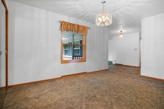 229 Bittersweet DRIVE, West Bend, WI 53095
