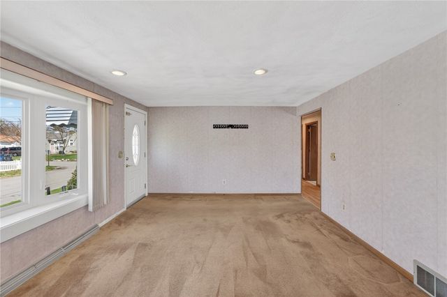 88 Bly Street, Warwick, RI 02888