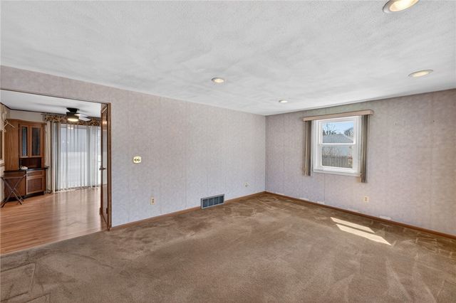 88 Bly Street, Warwick, RI 02888