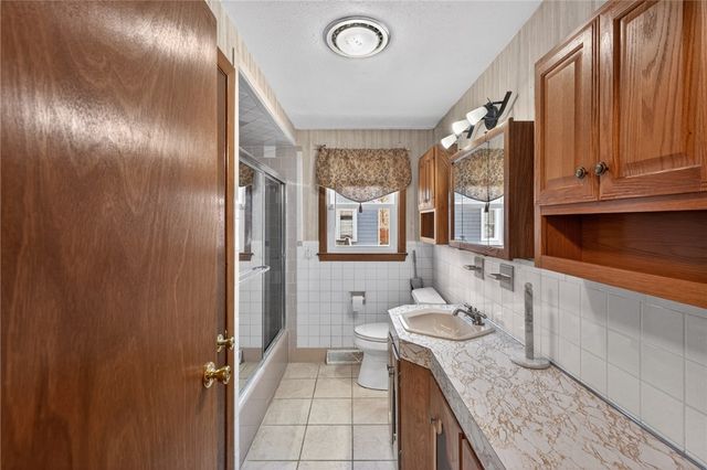 88 Bly Street, Warwick, RI 02888