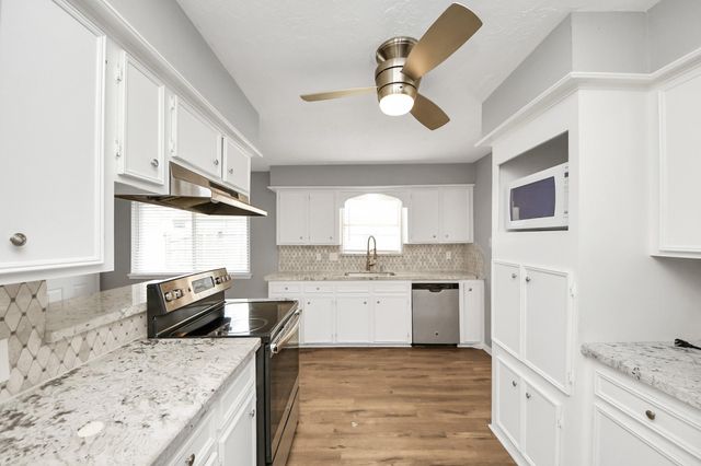 619 Shenandoah Drive, Shenandoah, TX 77381