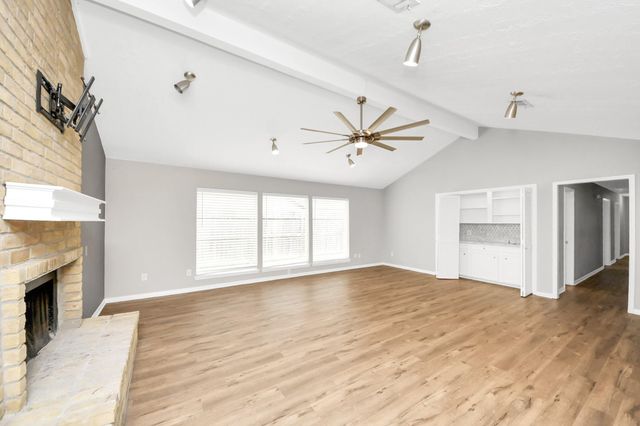 619 Shenandoah Drive, Shenandoah, TX 77381