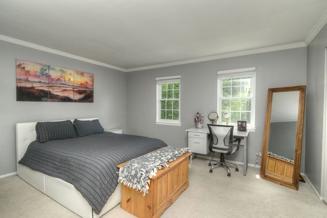 1265 Downing Street, Roselle, IL 60172