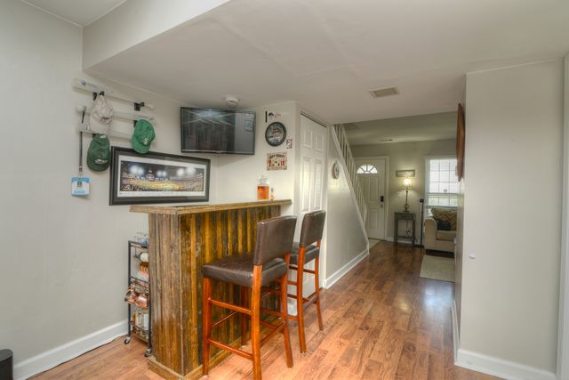 1265 Downing Street, Roselle, IL 60172